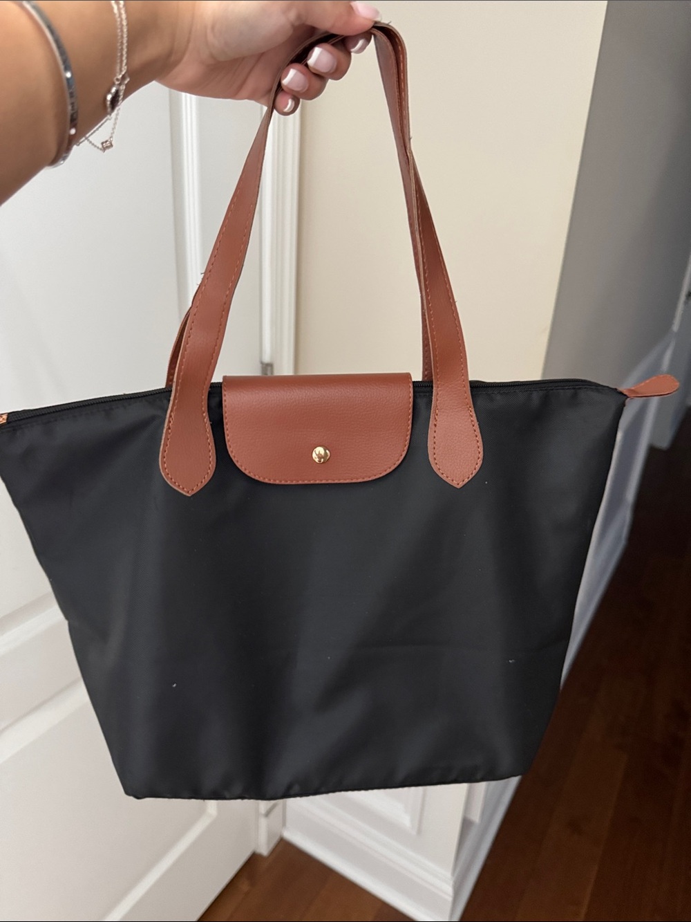 Medium longchamp bag